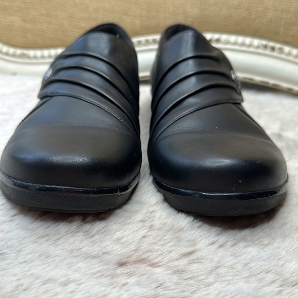 Clarks | Hope Roxanne Black Shoes, Size 7.5 - Picture 10 of 15